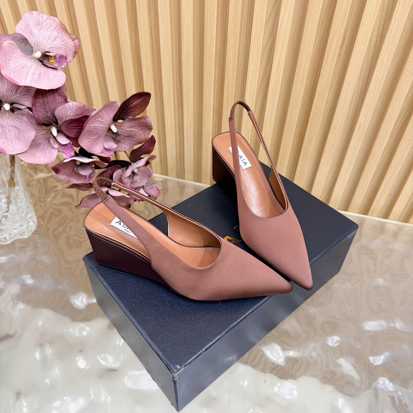 Alaïa Haute Couture Classic Luxury Leather Shoe Ref 3