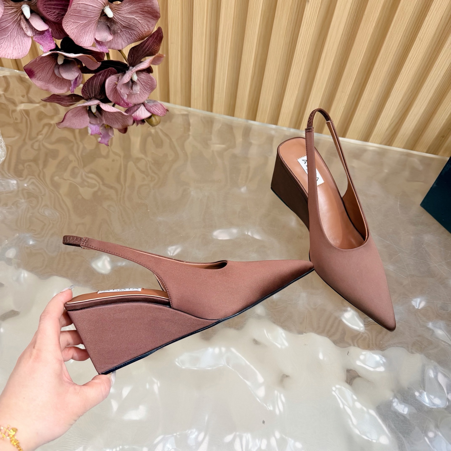 Alaïa Haute Couture Classic Luxury Leather Shoe Ref 9