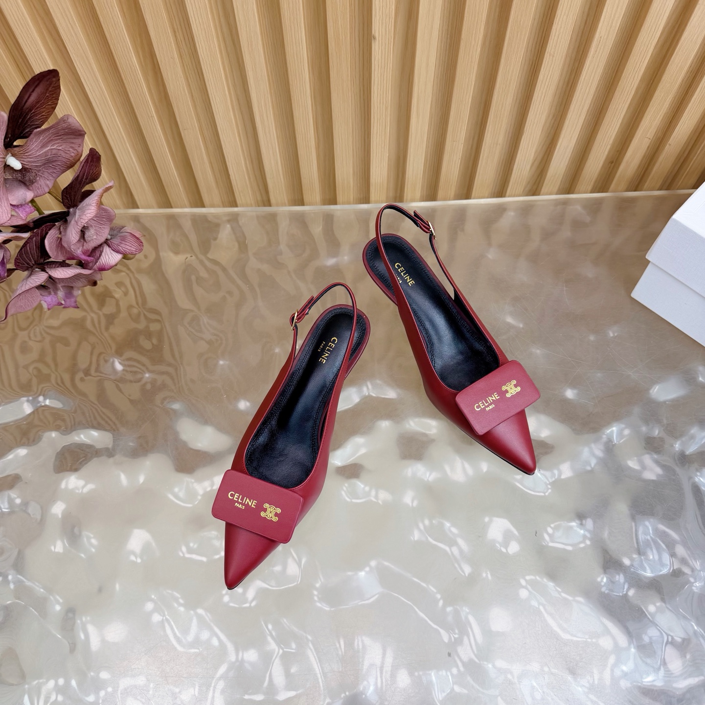 Celine 专柜款经典鞋履 6
