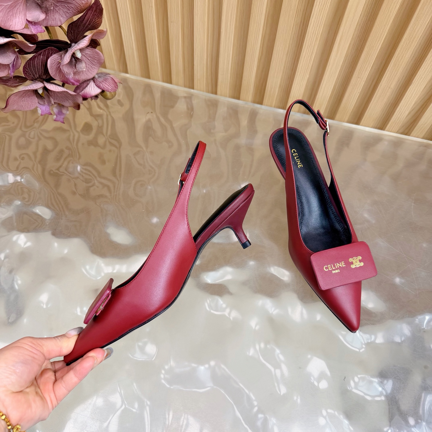 Celine 专柜款经典鞋履 7