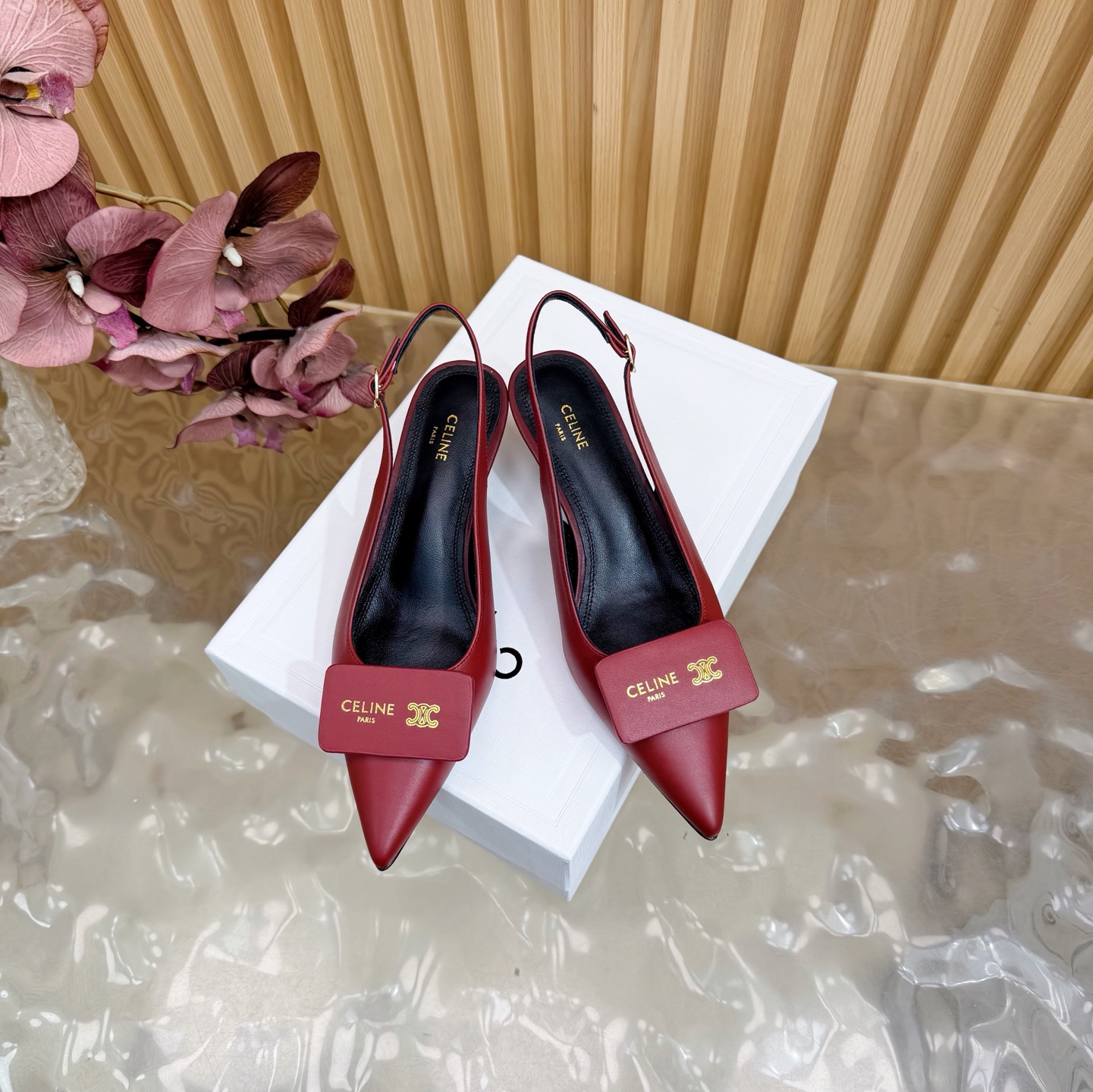 Celine 专柜款经典鞋履 3