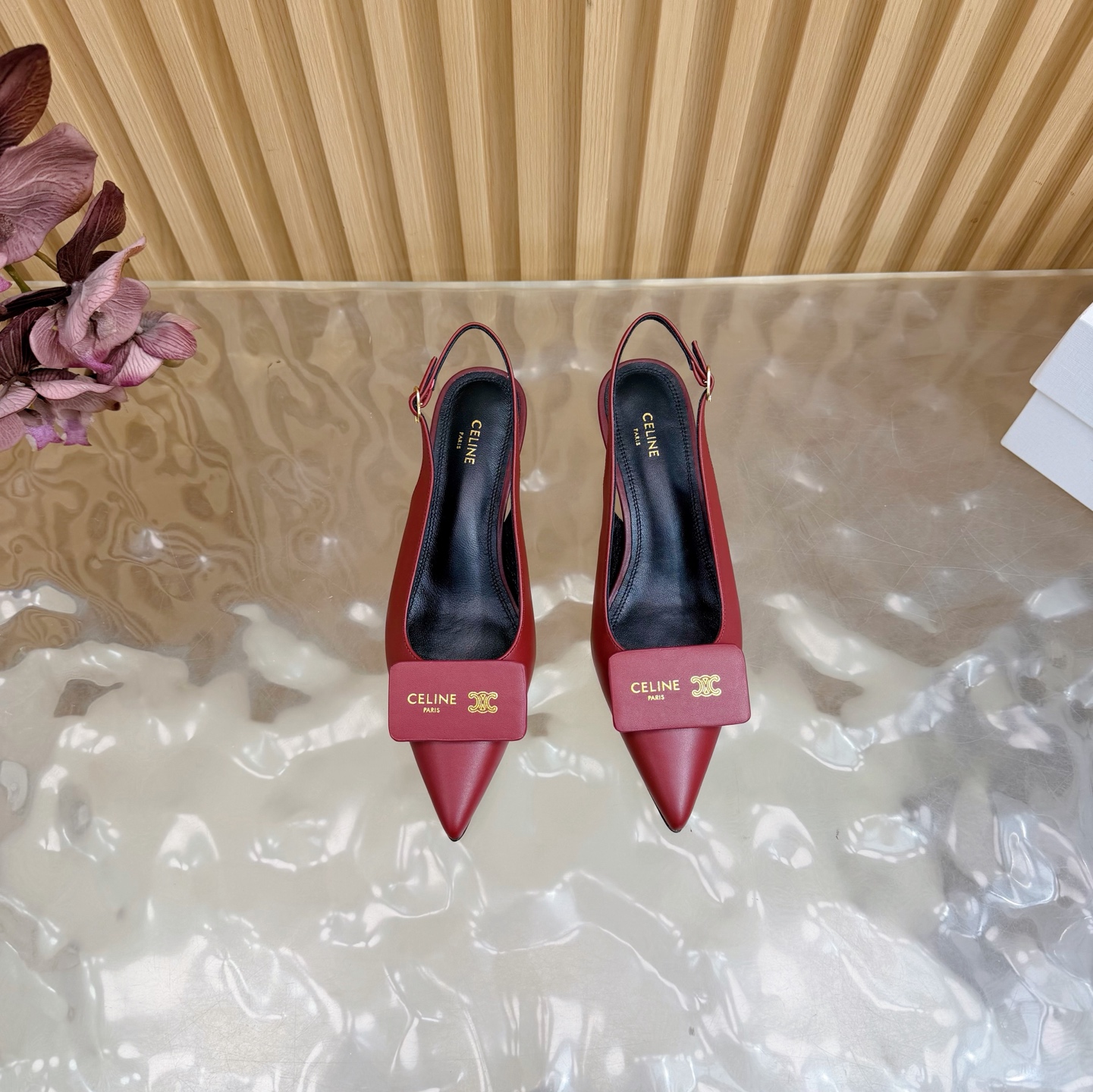 Celine 专柜款经典鞋履 5