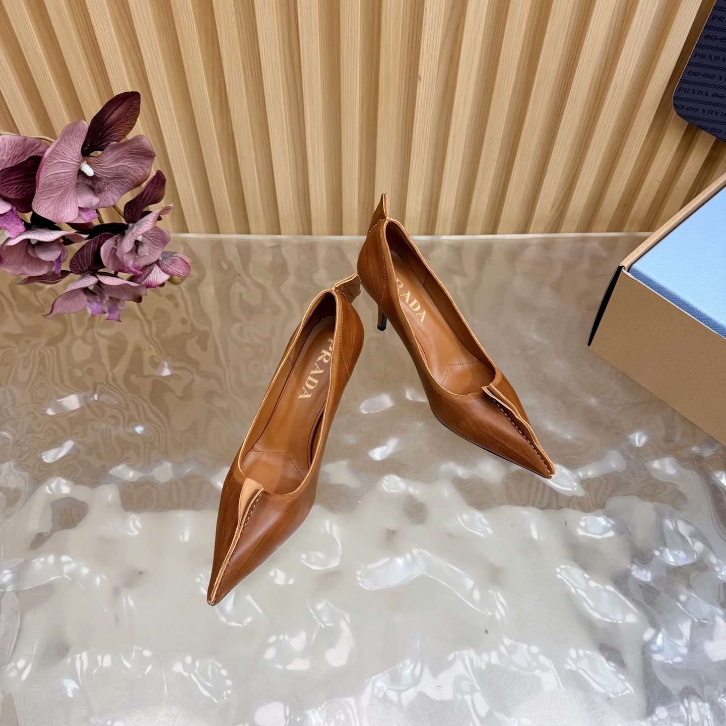 Prada Classic Luxury Leather Shoe Loafer Ref 6