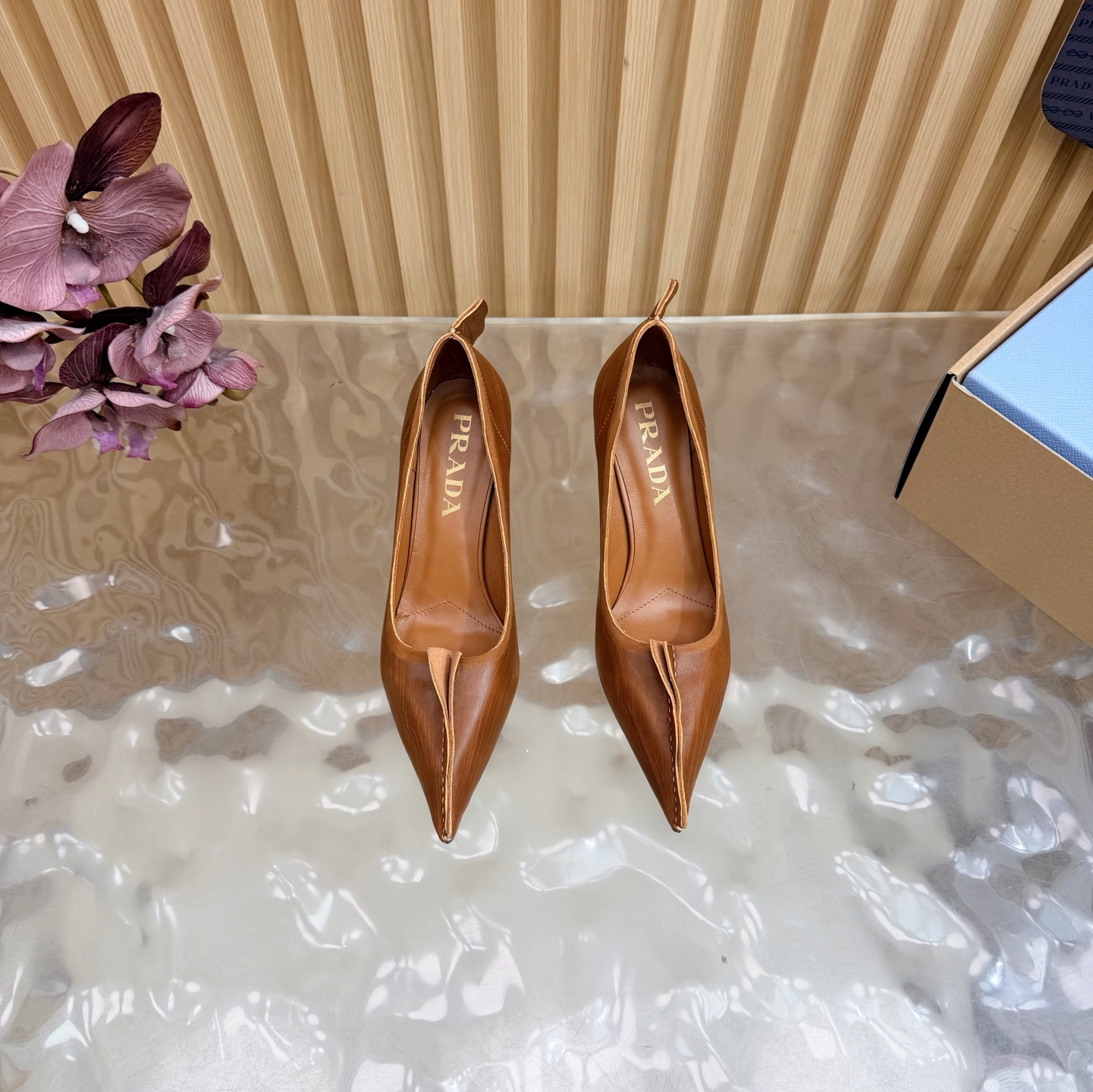 Prada Classic Luxury Leather Shoe Loafer Ref 4