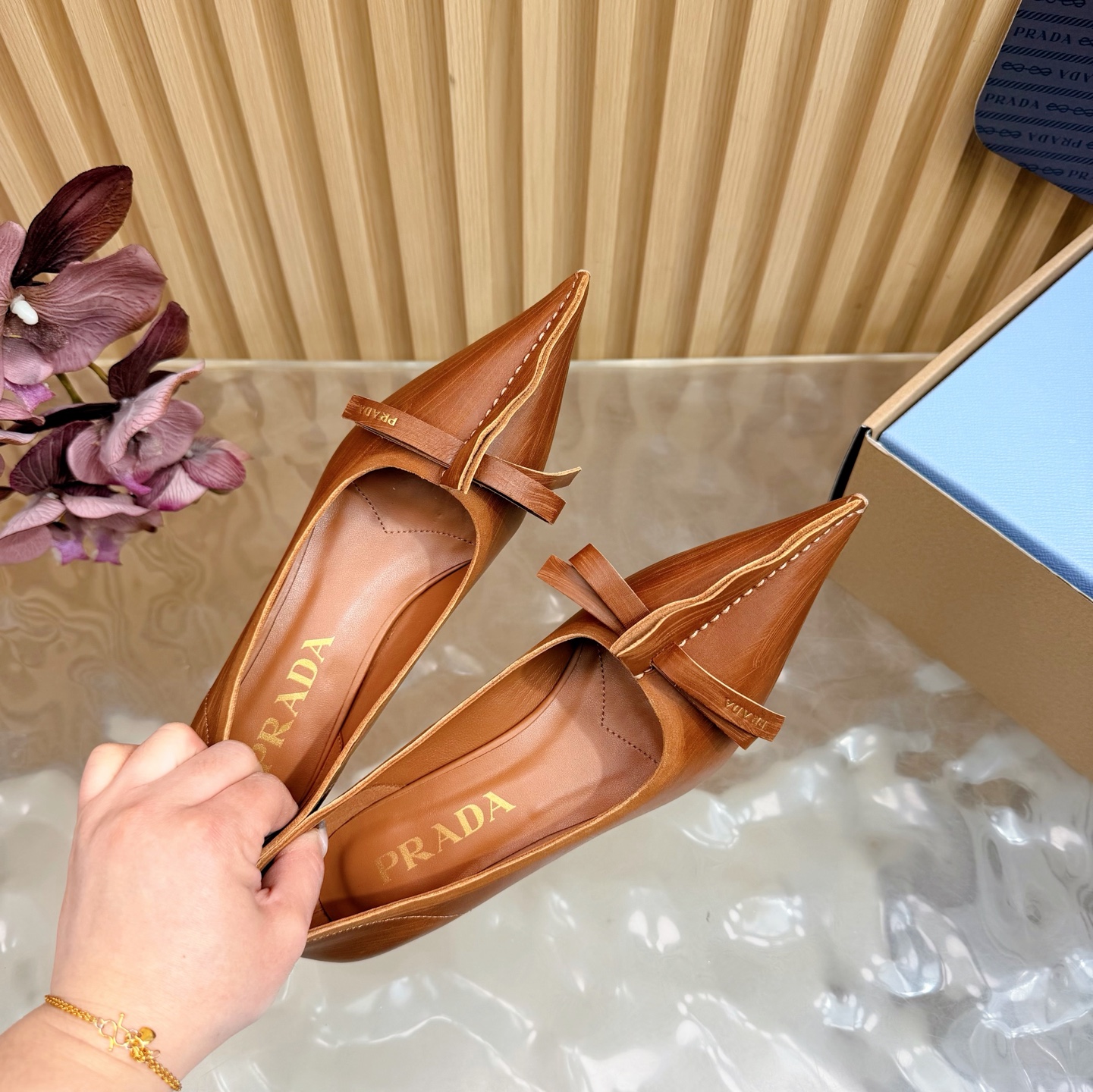 Prada Classic Luxury Leather Shoe Loafer Ref 6