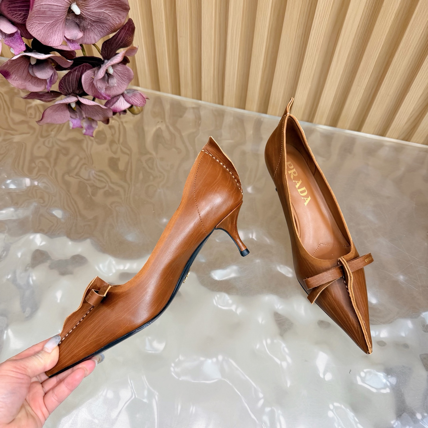 Prada Classic Luxury Leather Shoe Loafer Ref 8