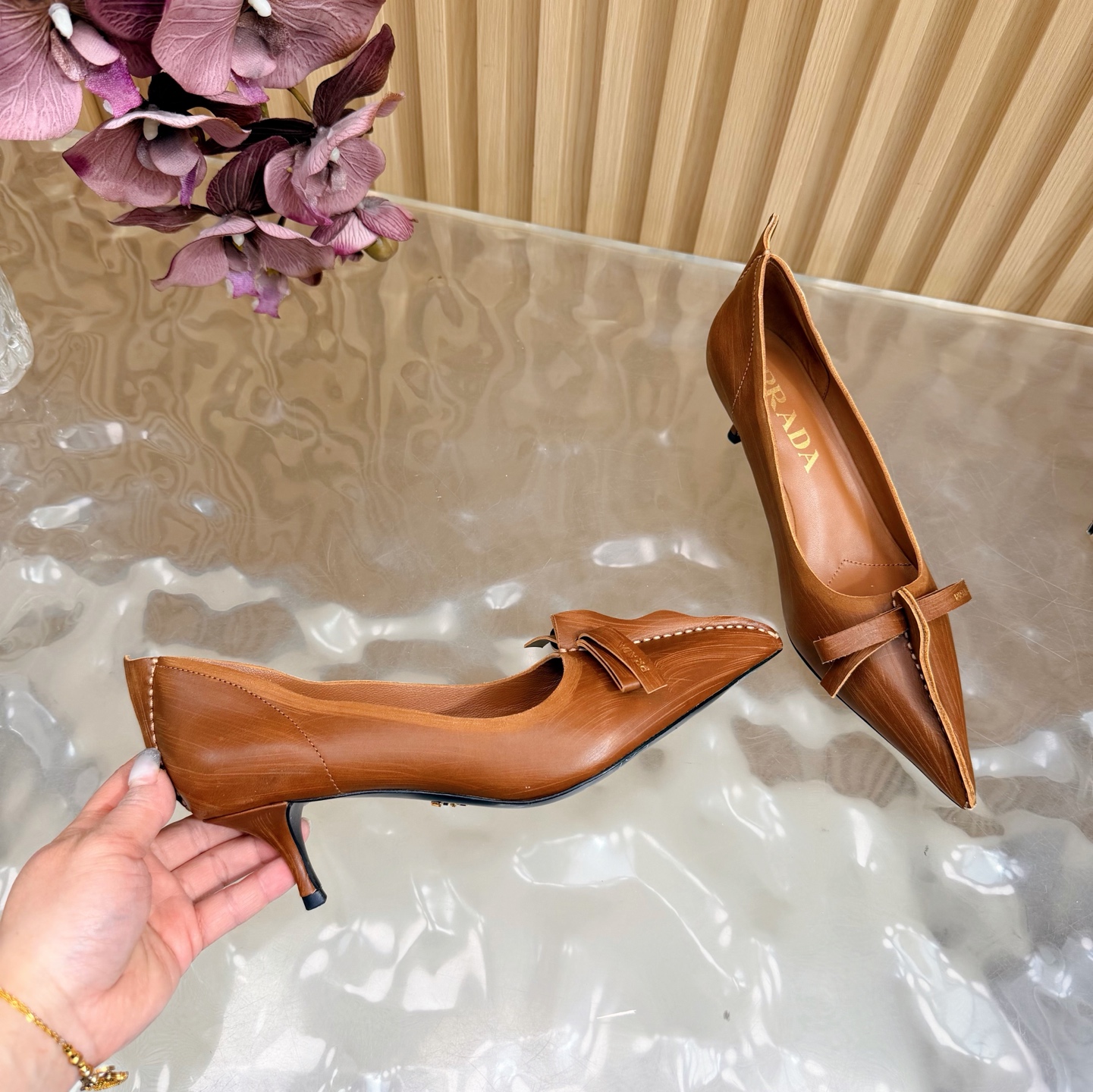 Prada Classic Luxury Leather Shoe Loafer Ref 7