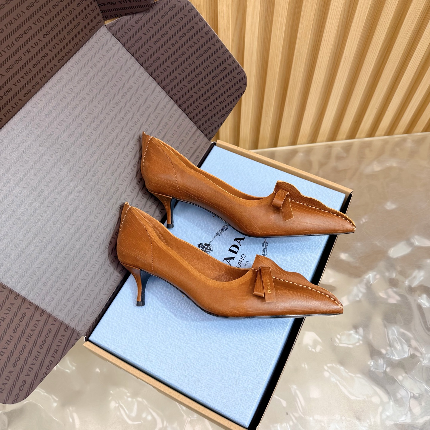Prada Classic Luxury Leather Shoe Loafer Ref 2
