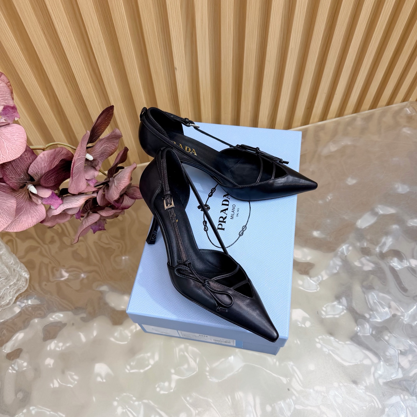 Prada Classic Luxury Leather Shoe Loafer Ref 2
