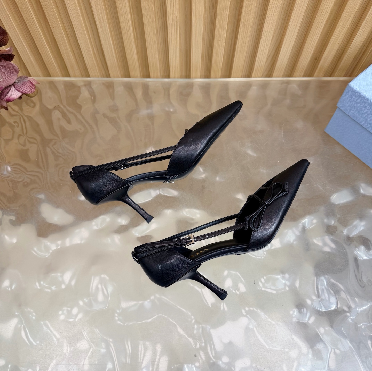 Prada Classic Luxury Leather Shoe Loafer Ref 7