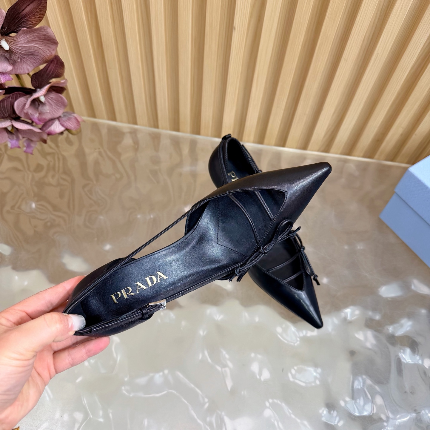 Prada Classic Luxury Leather Shoe Loafer Ref 9