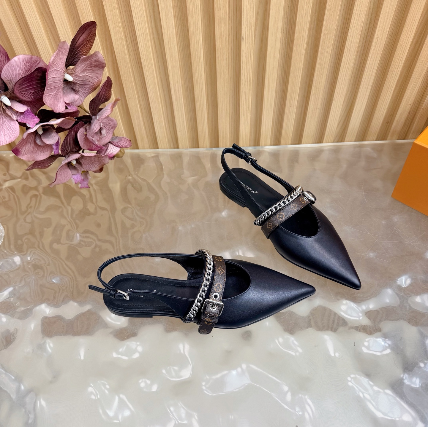 Louis Vuitton Classic Luxury Leather Shoe Loafer Ref 9