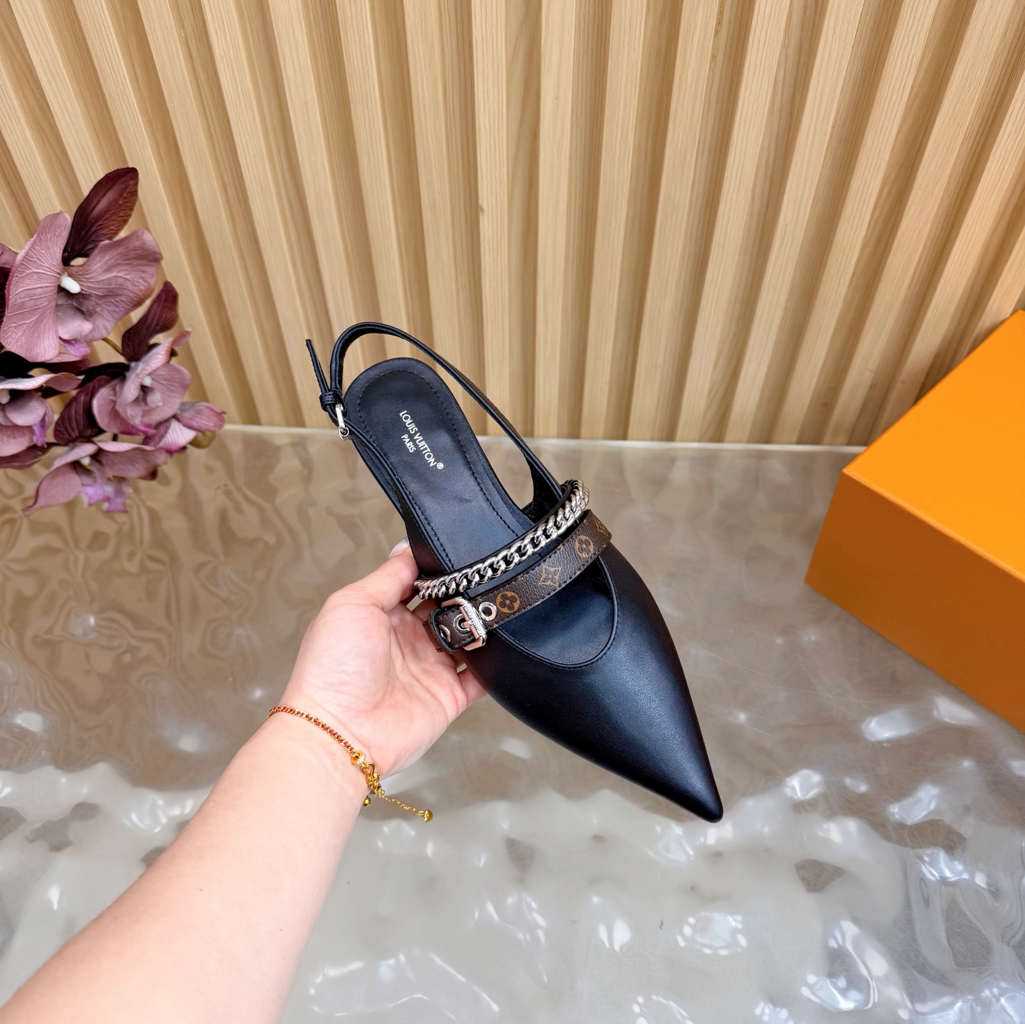 Louis Vuitton Classic Luxury Leather Shoe Loafer Ref 7