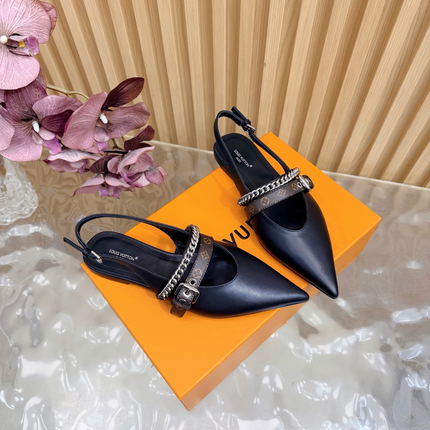 Louis Vuitton Classic Luxury Leather Shoe Loafer Ref 2