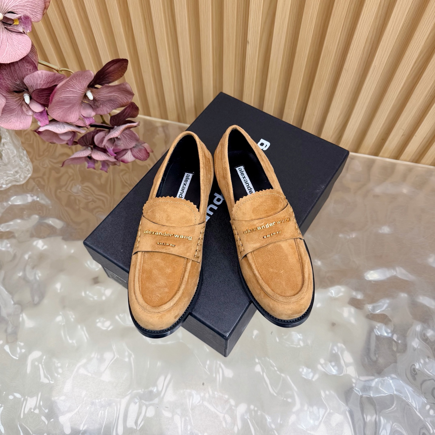 Fendi Classic Luxury Leather Shoe Loafer Ref.221F7063 3