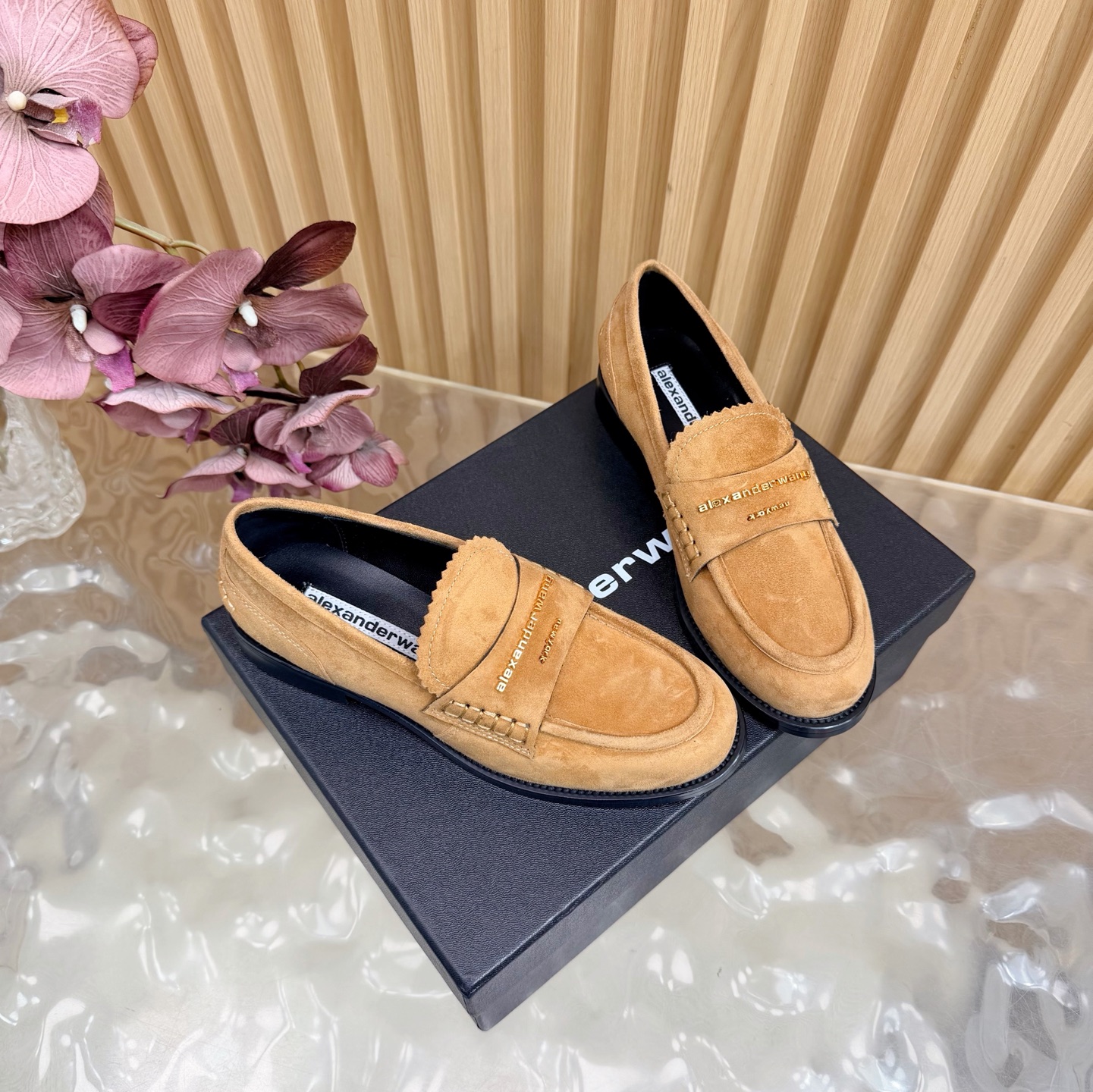 Fendi Classic Luxury Leather Shoe Loafer Ref.221F7063 2