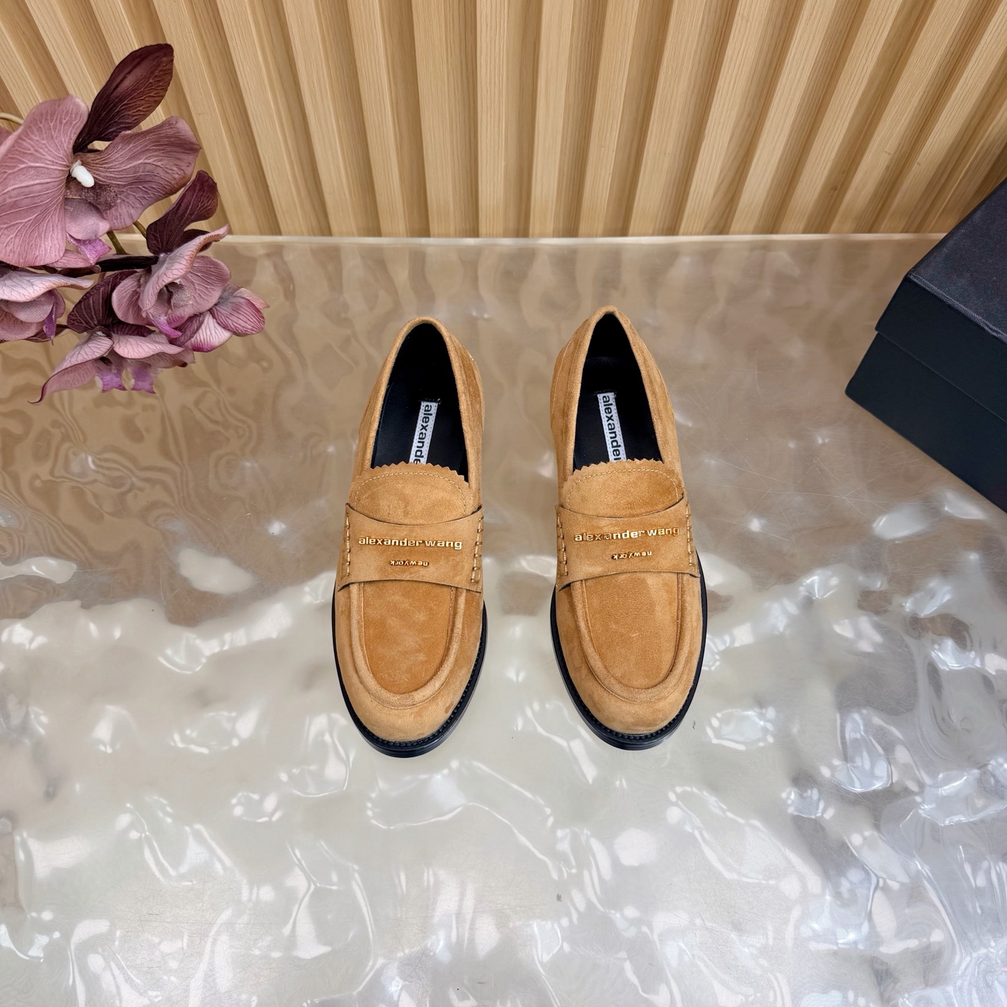 Fendi Classic Luxury Leather Shoe Loafer Ref.221F7063 4