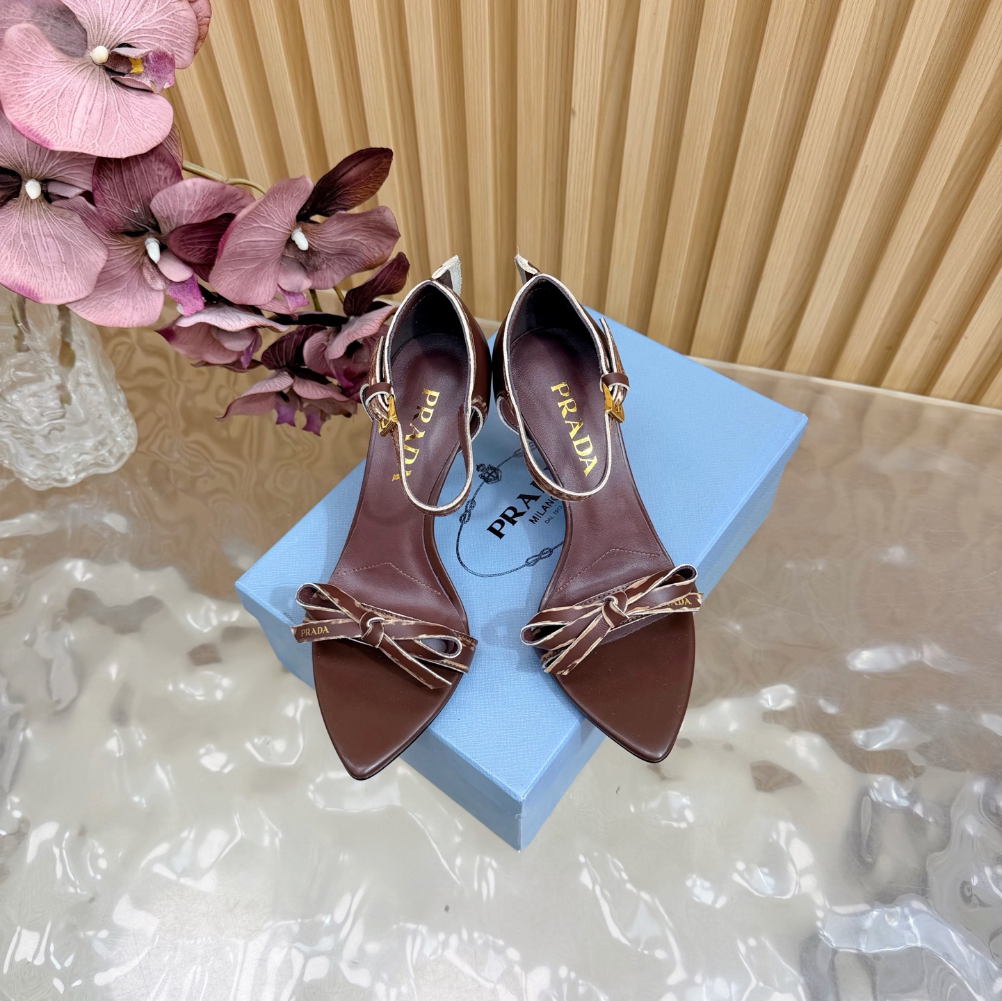Prada Classic Luxury Leather Shoe Loafer Ref 3