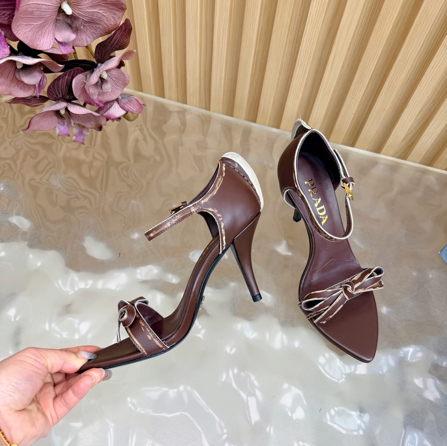 Prada Classic Luxury Leather Shoe Loafer Ref 9