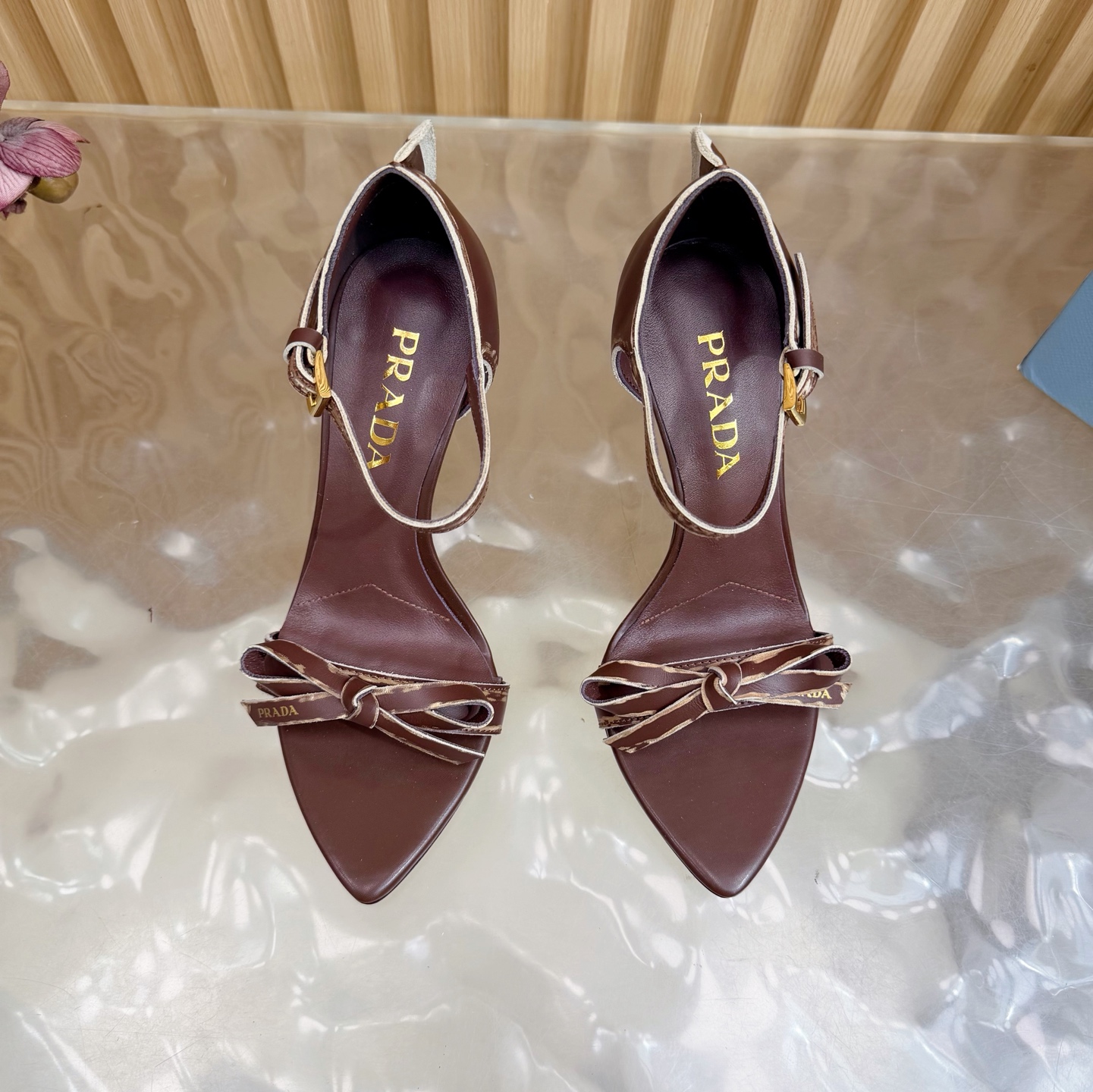 Prada Classic Luxury Leather Shoe Loafer Ref 5