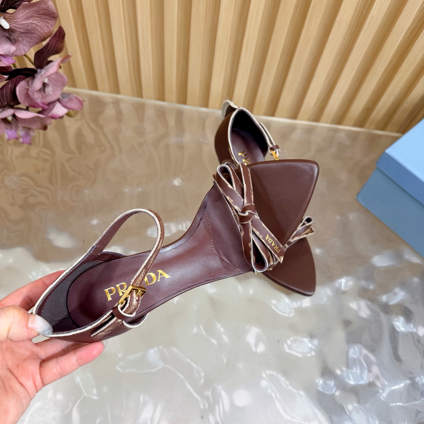 Prada Classic Luxury Leather Shoe Loafer Ref 7