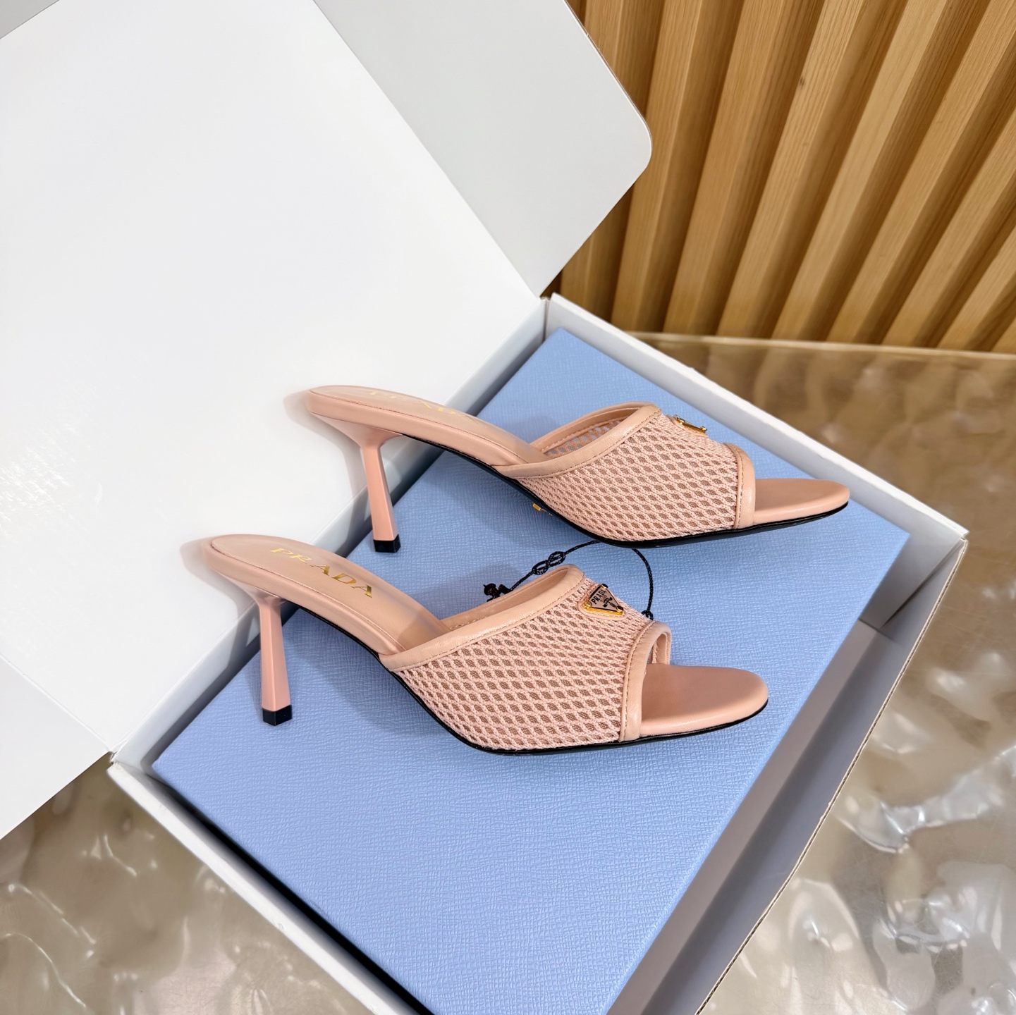 Prada Style Leather Women's Shoes style reference detail image 3 from source 784764