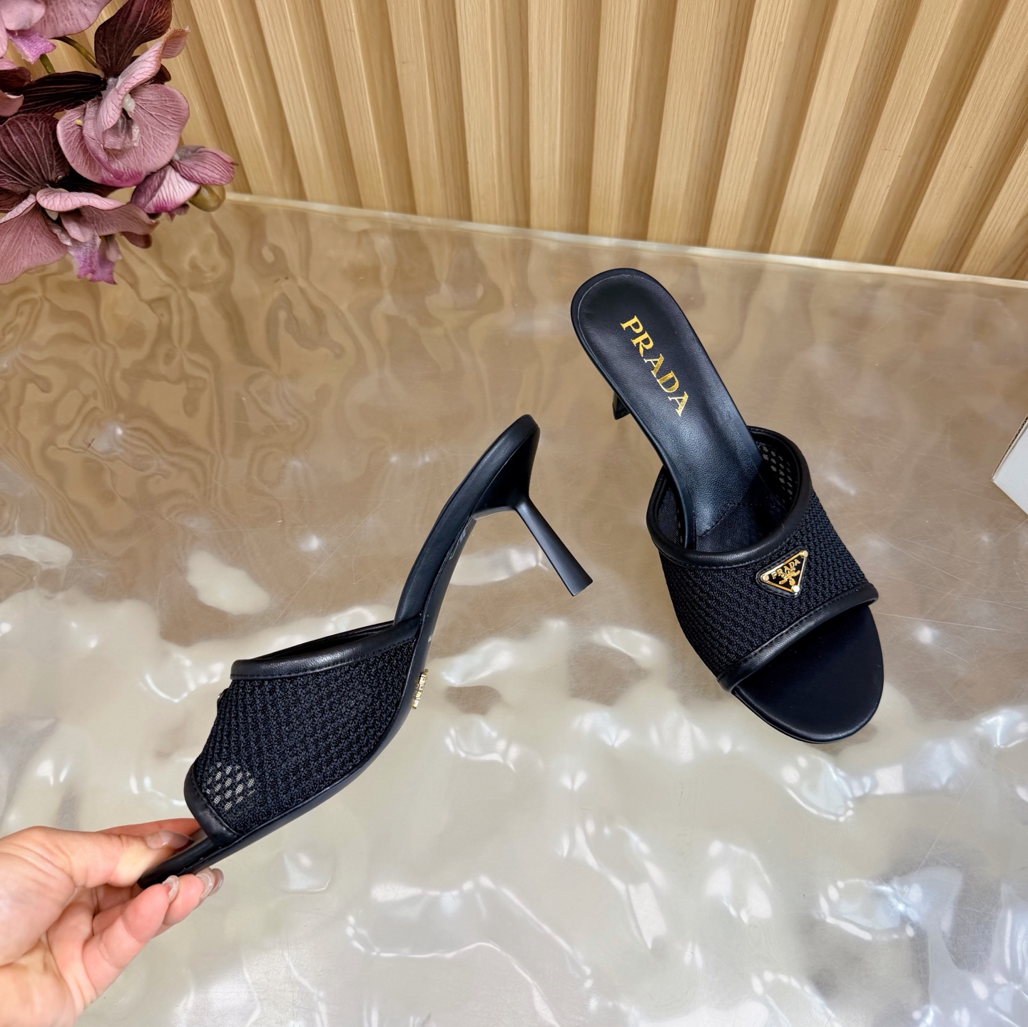Prada Style Leather Women's Shoes style reference detail image 8 from source 784766
