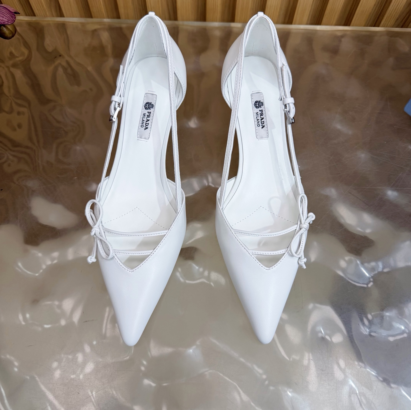 Prada Style Leather Women's Shoes style reference detail image 5 from source 784767