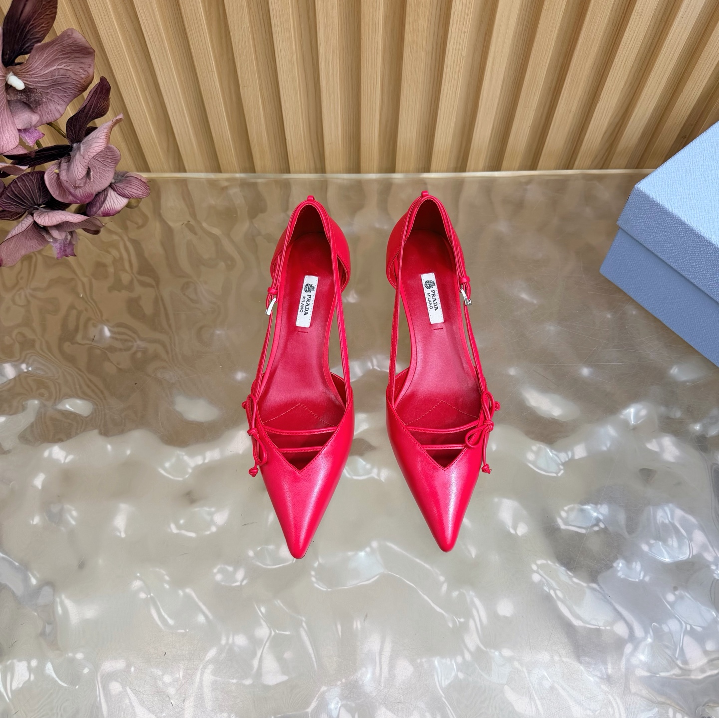 Prada Style Leather Women's Shoes style reference detail image 4 from source 784768
