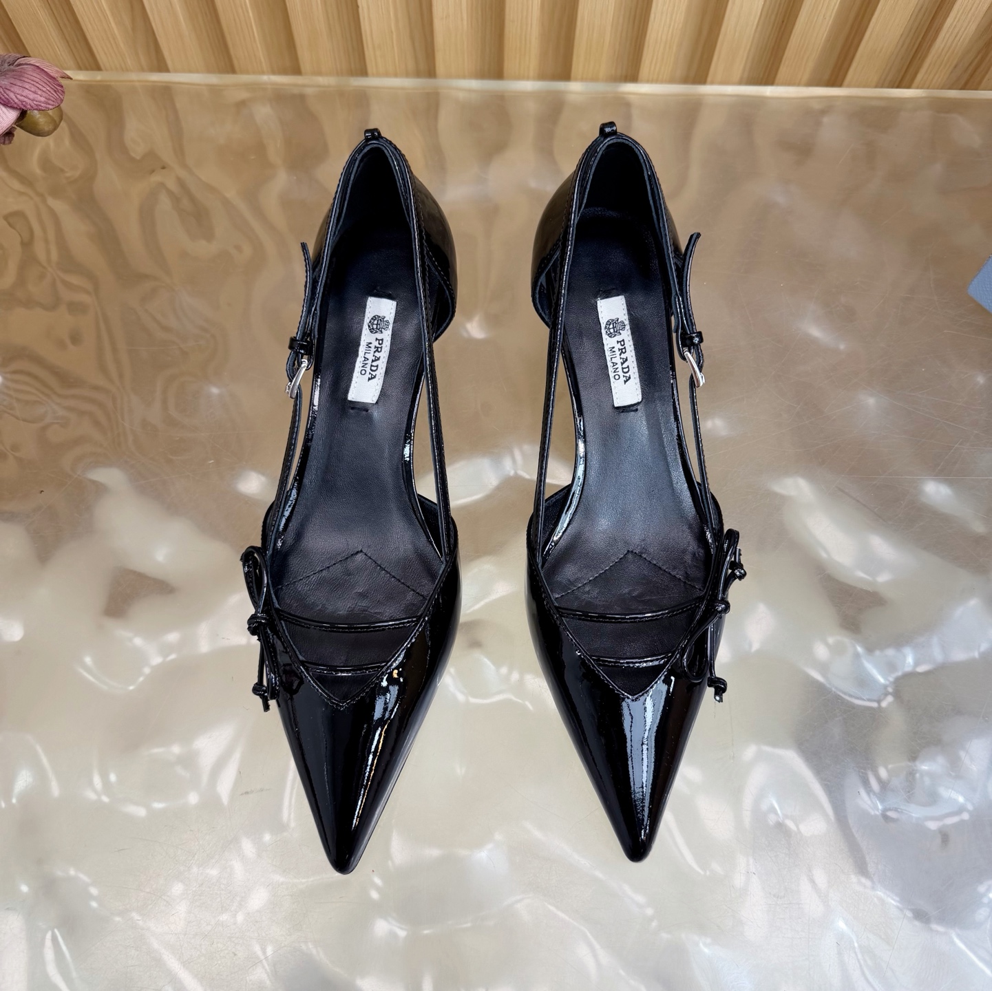 Prada Style Leather Women's Shoes style reference detail image 5 from source 784769
