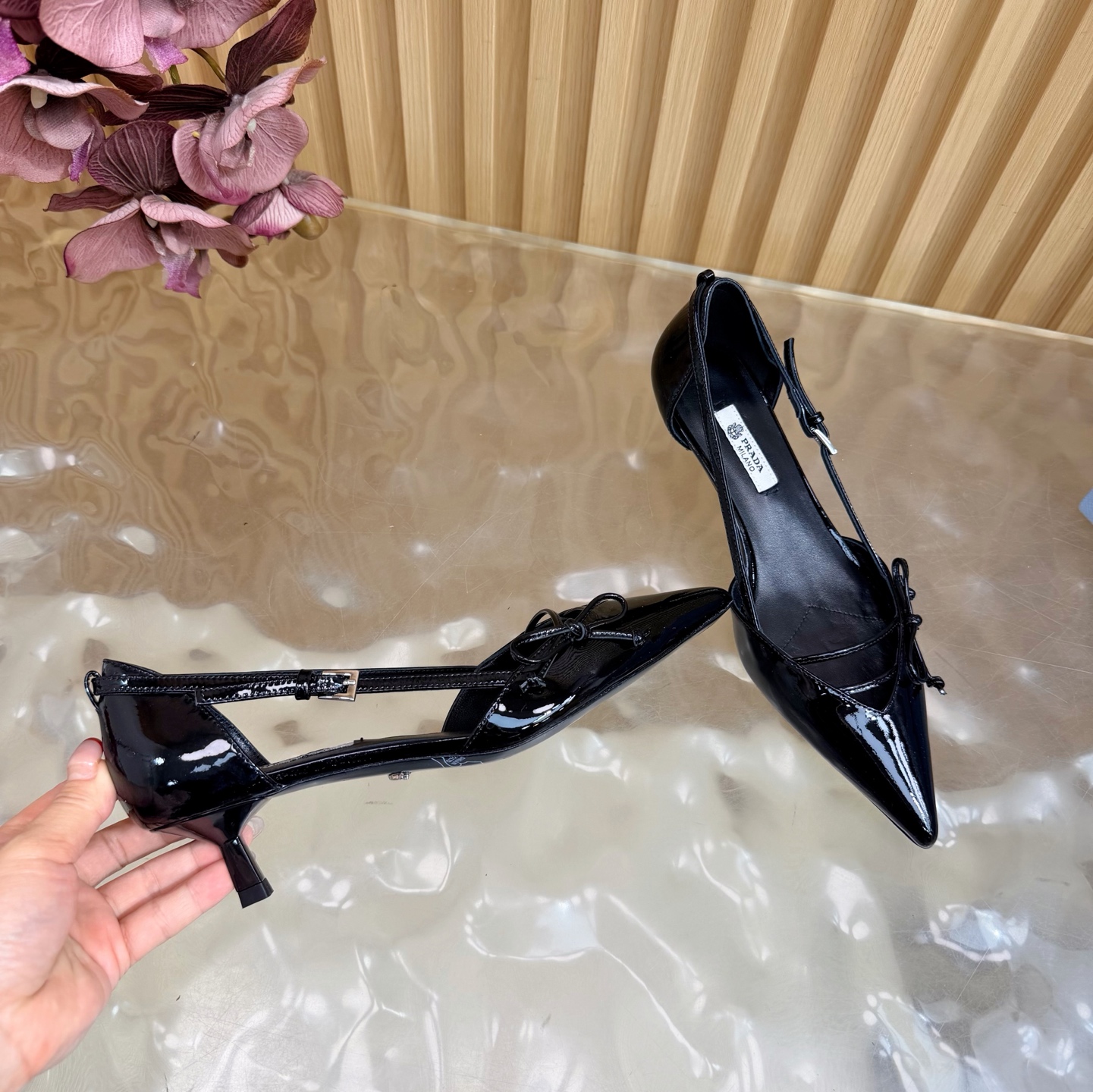 Prada Style Leather Women's Shoes style reference detail image 8 from source 784769