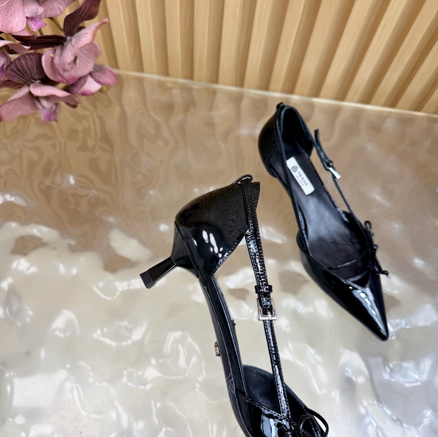 Prada Style Leather Women's Shoes style reference detail image 9 from source 784769