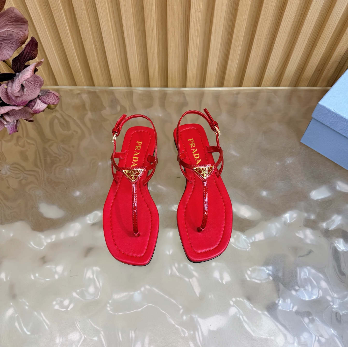 Prada Style Leather Women's Shoes style reference detail image 3 from source 784772