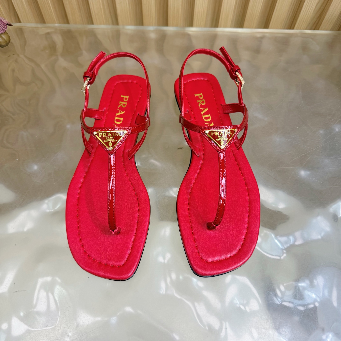 Prada Style Leather Women's Shoes style reference detail image 4 from source 784772