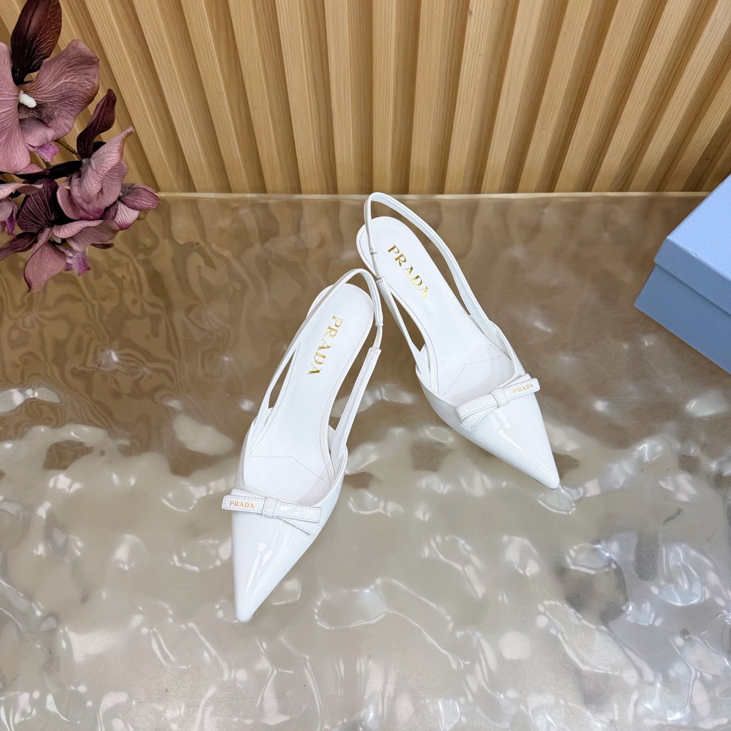 Prada Style Leather Women's Shoes style reference detail image 6 from source 784773