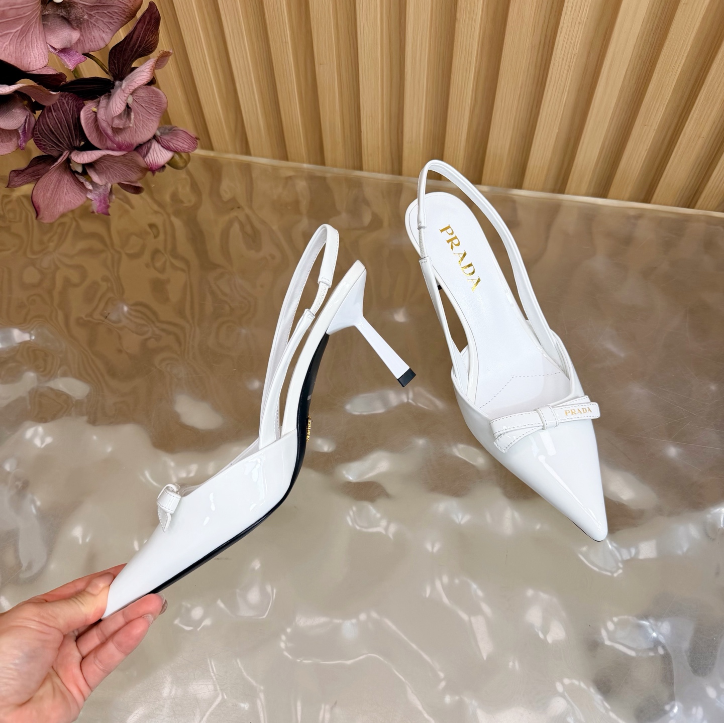 Prada Style Leather Women's Shoes style reference detail image 8 from source 784773