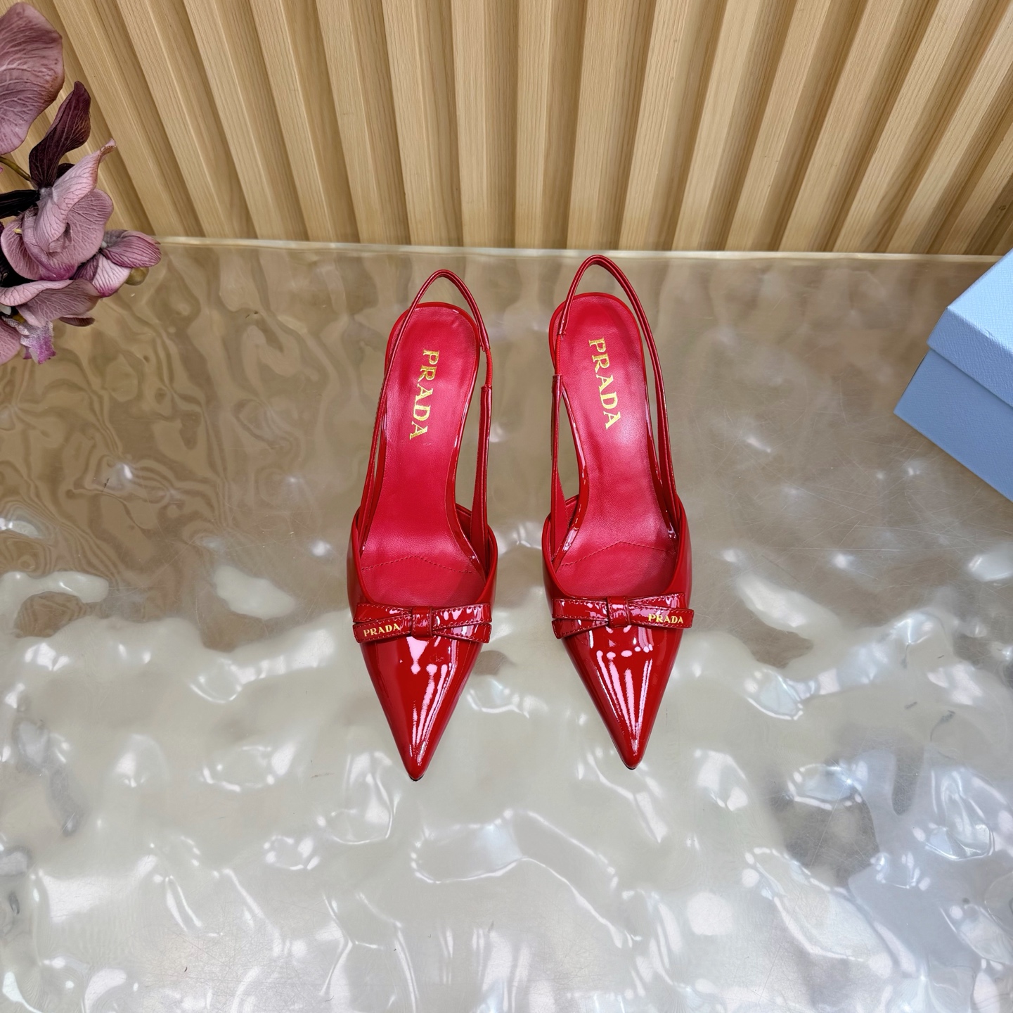 Prada Style Leather Women's Shoes style reference detail image 4 from source 784774