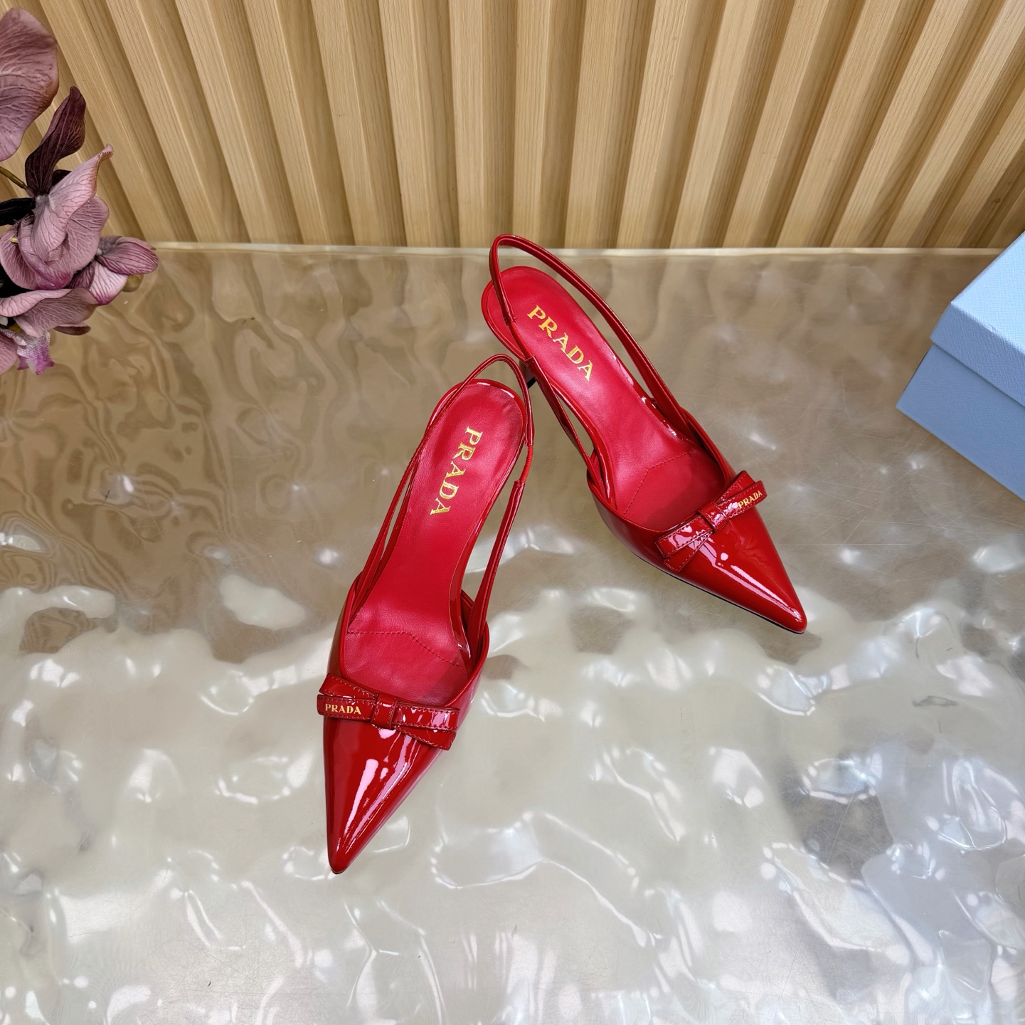 Prada Style Leather Women's Shoes style reference detail image 6 from source 784774