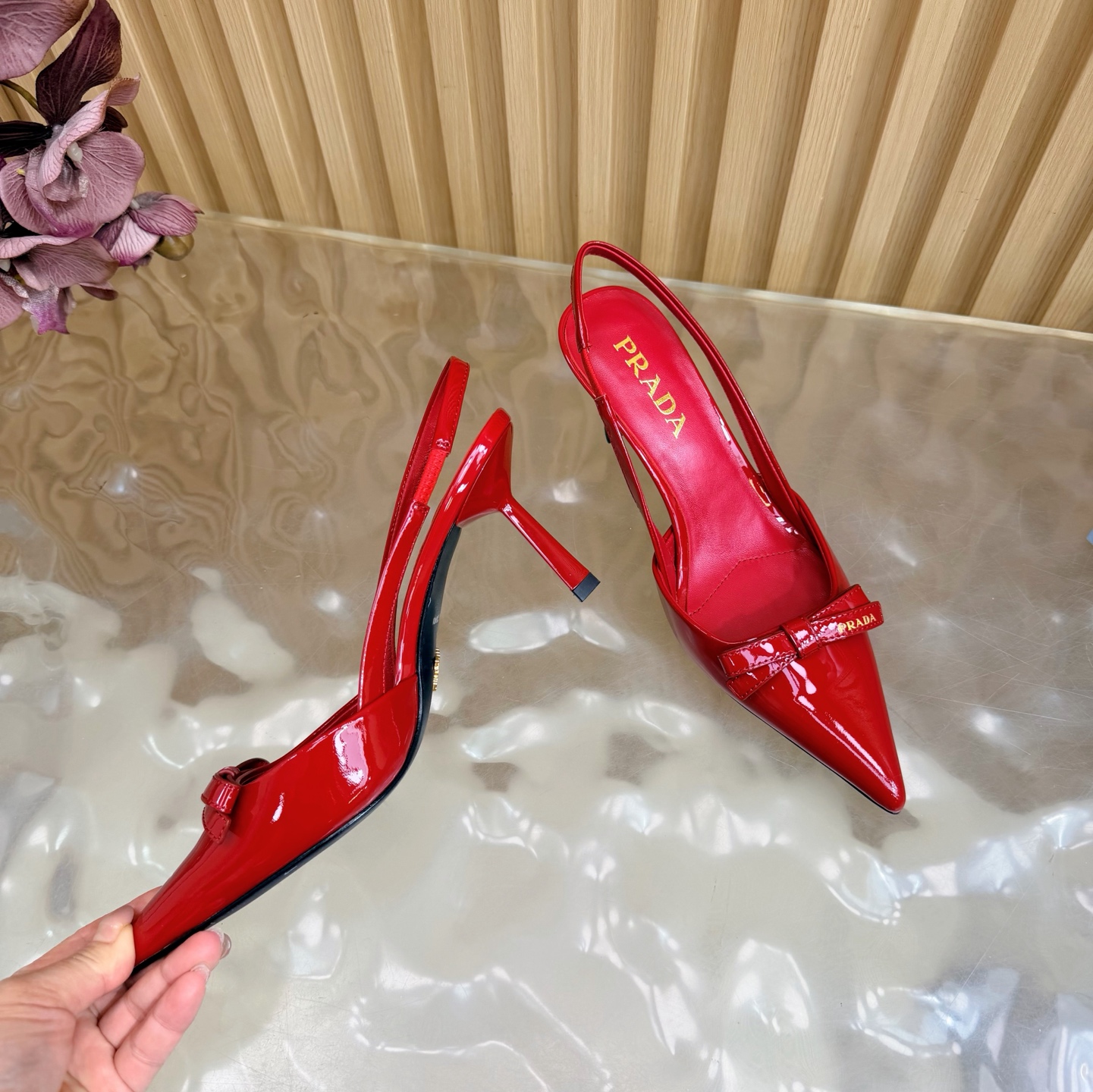 Prada Style Leather Women's Shoes style reference detail image 7 from source 784774