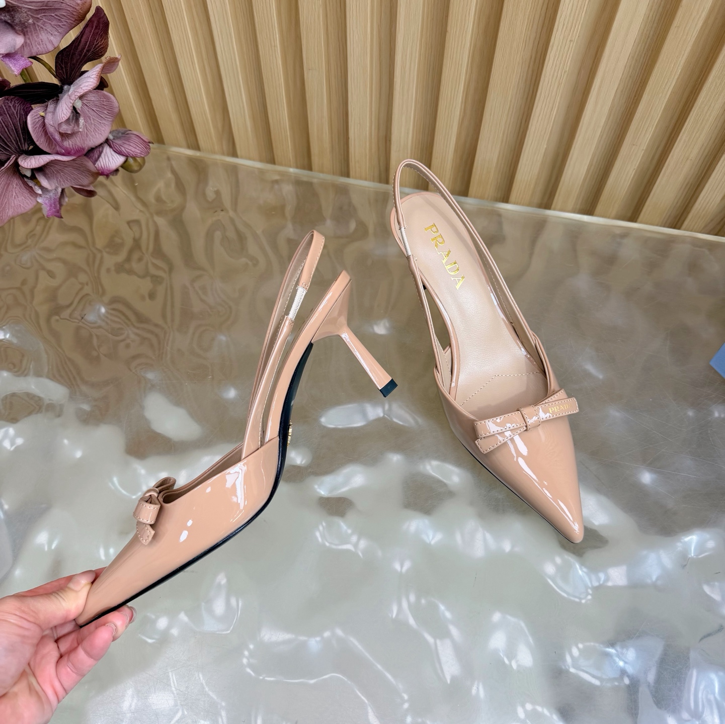 Prada Style Leather Women's Shoes style reference detail image 6 from source 784775