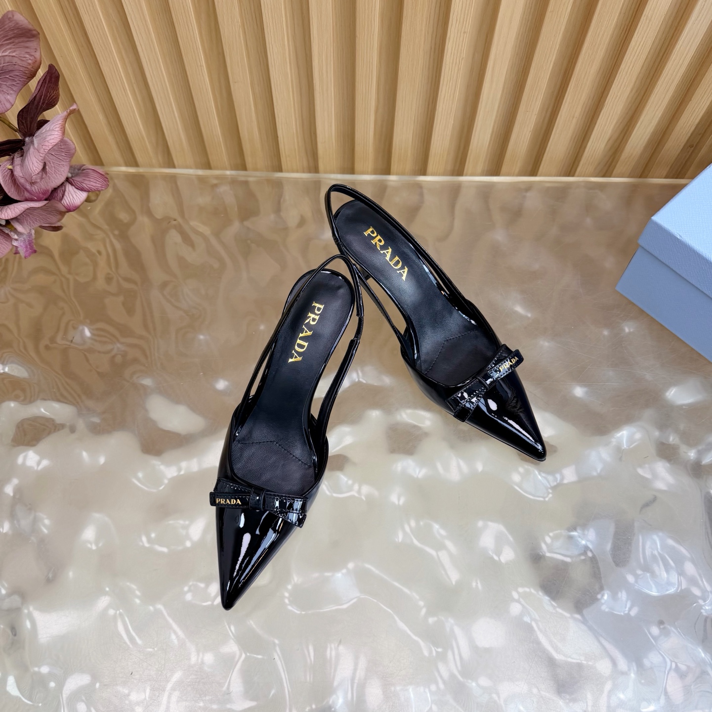 Prada Style Leather Women's Shoes style reference detail image 5 from source 784776
