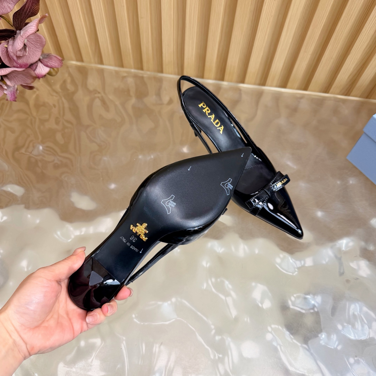 Prada Style Leather Women's Shoes style reference detail image 9 from source 784776