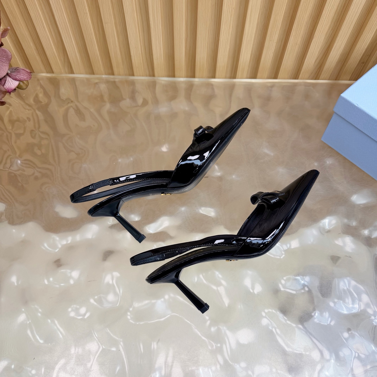 Prada Style Leather Women's Shoes style reference detail image 8 from source 784776