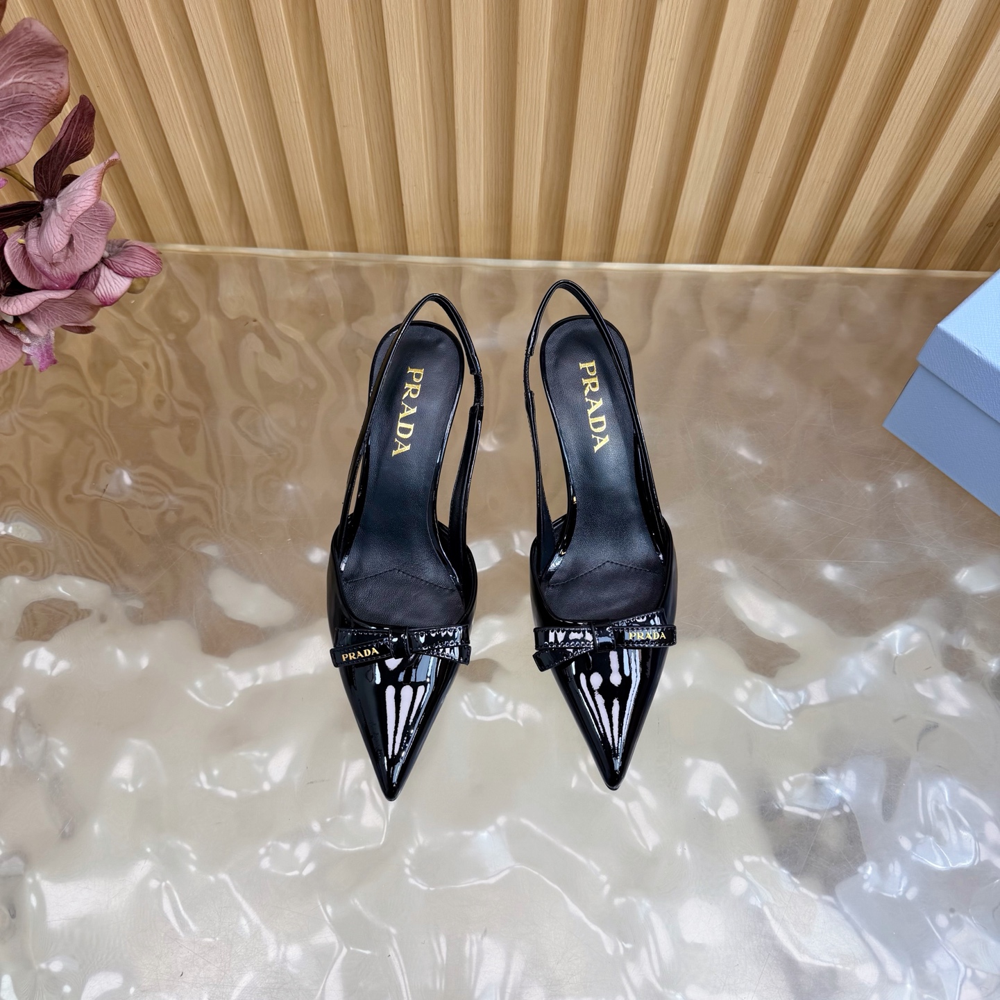 Prada Style Leather Women's Shoes style reference detail image 4 from source 784776