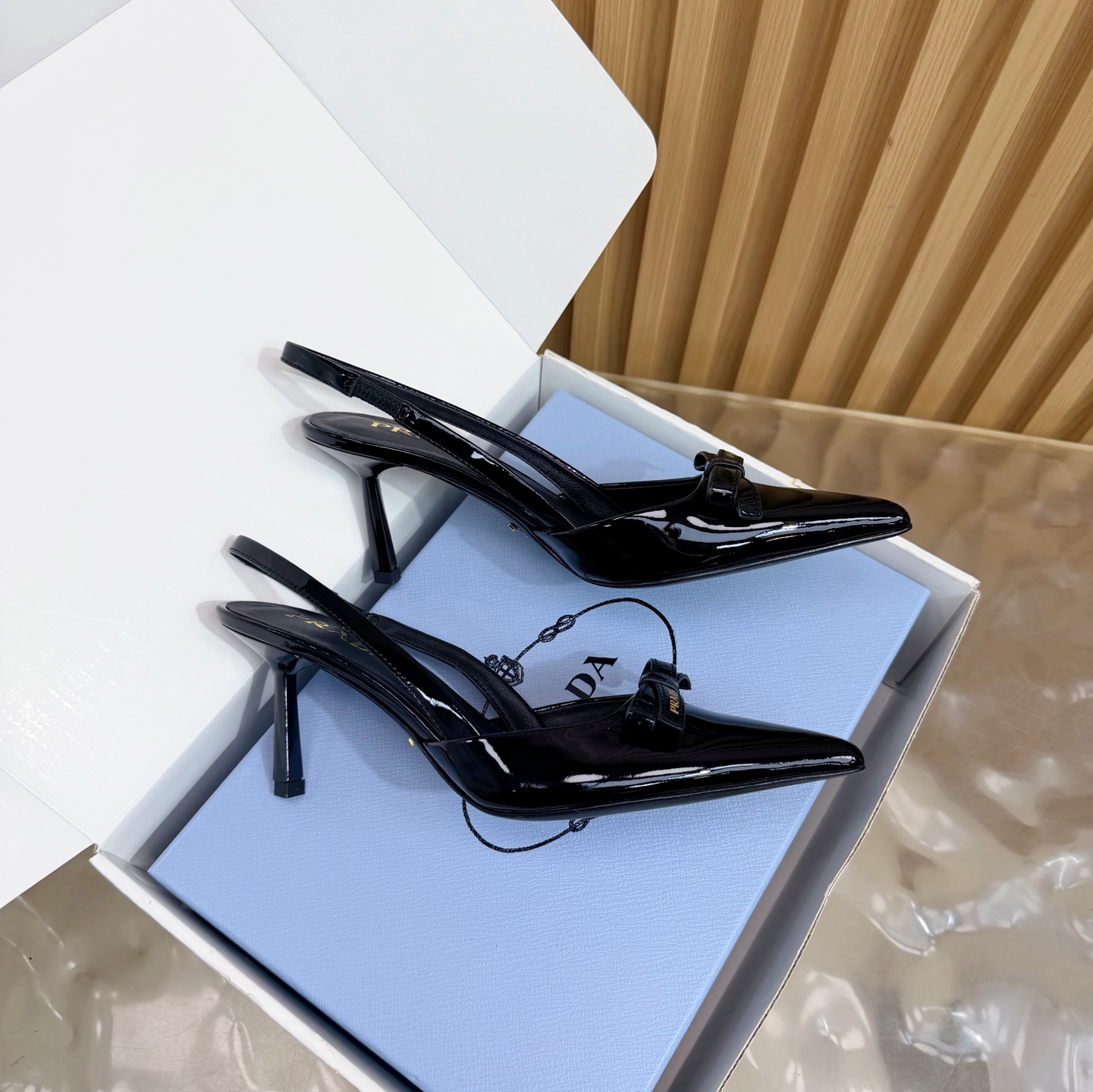 Prada Style Leather Women's Shoes style reference detail image 3 from source 784776
