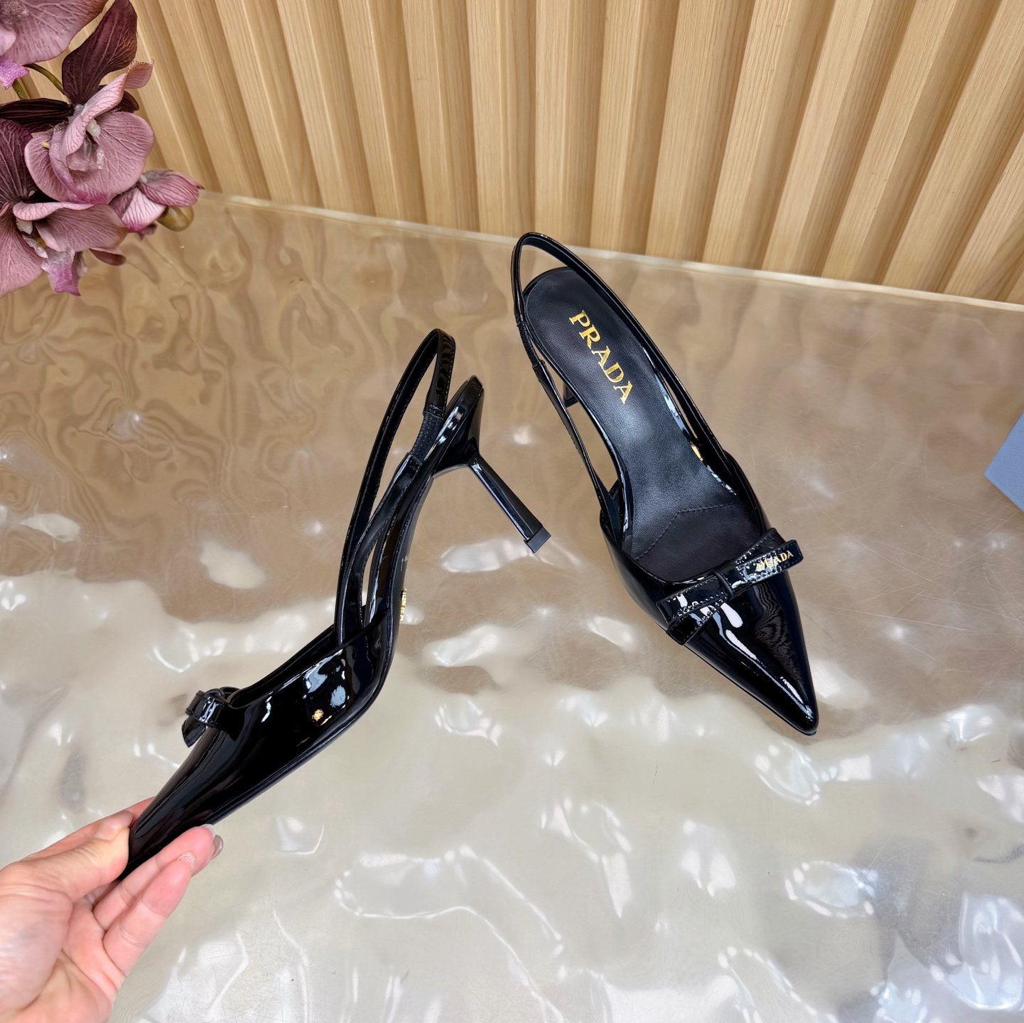 Prada Style Leather Women's Shoes style reference detail image 7 from source 784776