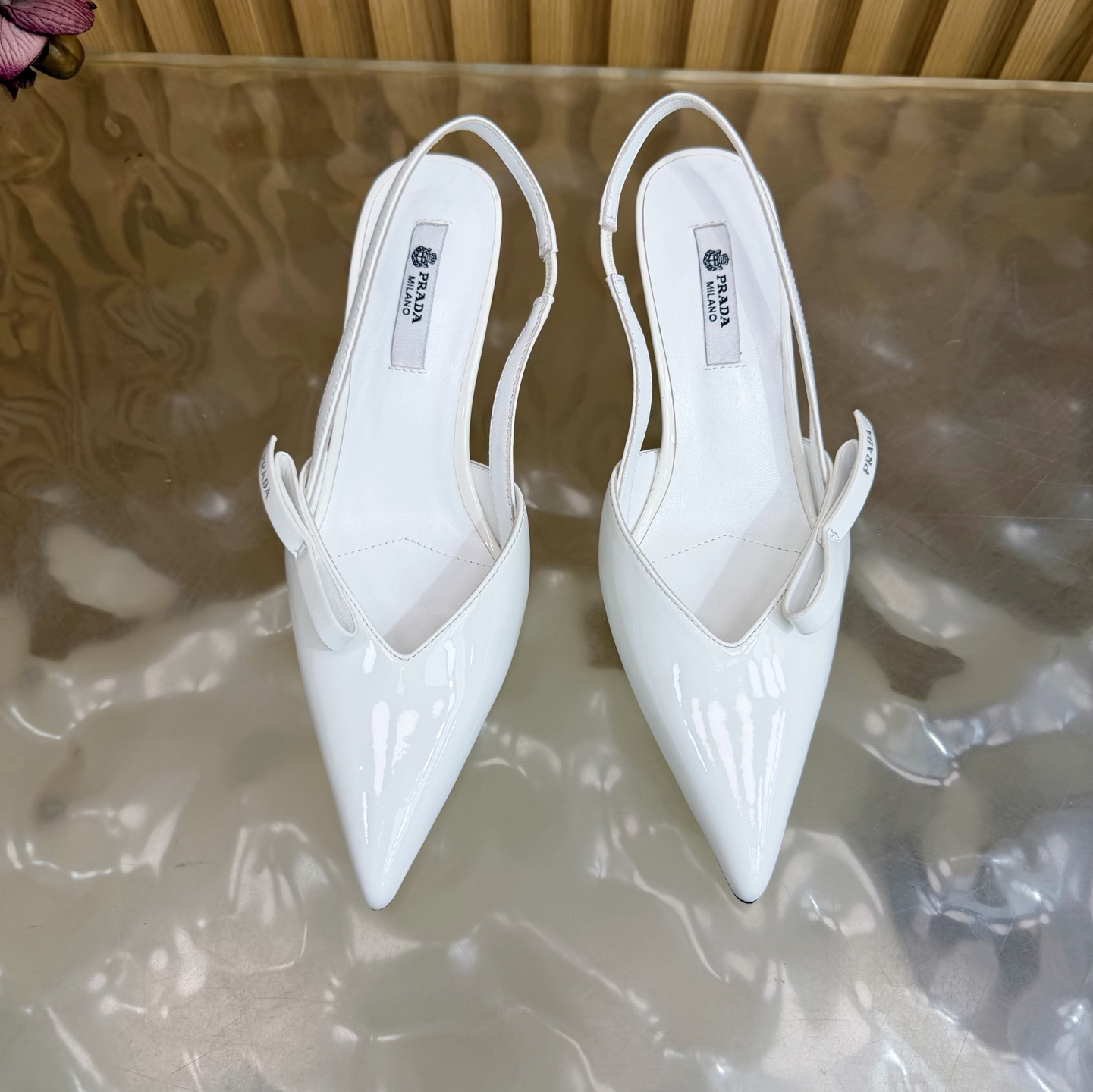 Prada Style Leather Women's Shoes style reference detail image 4 from source 784777