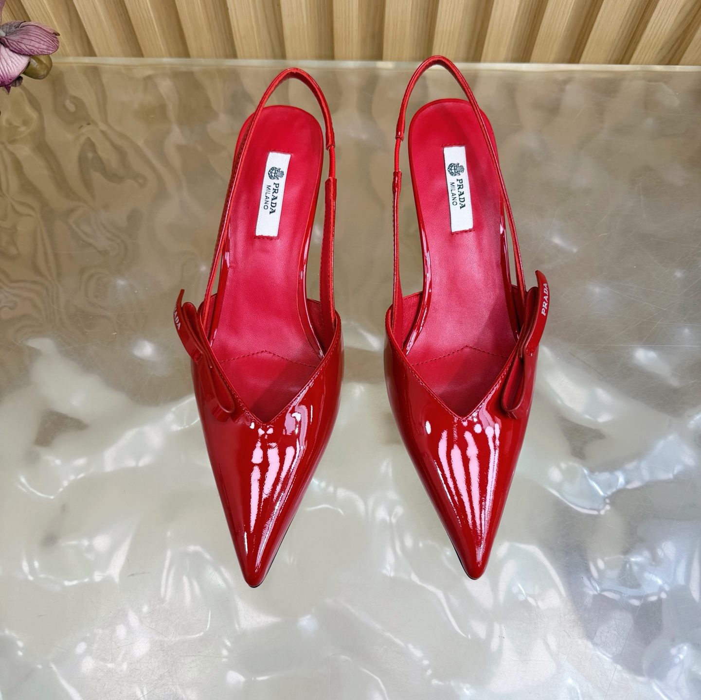 Prada Style Leather Women's Shoes style reference detail image 4 from source 784778