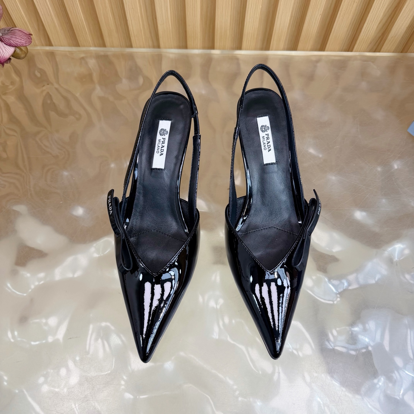 Prada Style Leather Women's Shoes style reference detail image 4 from source 784779
