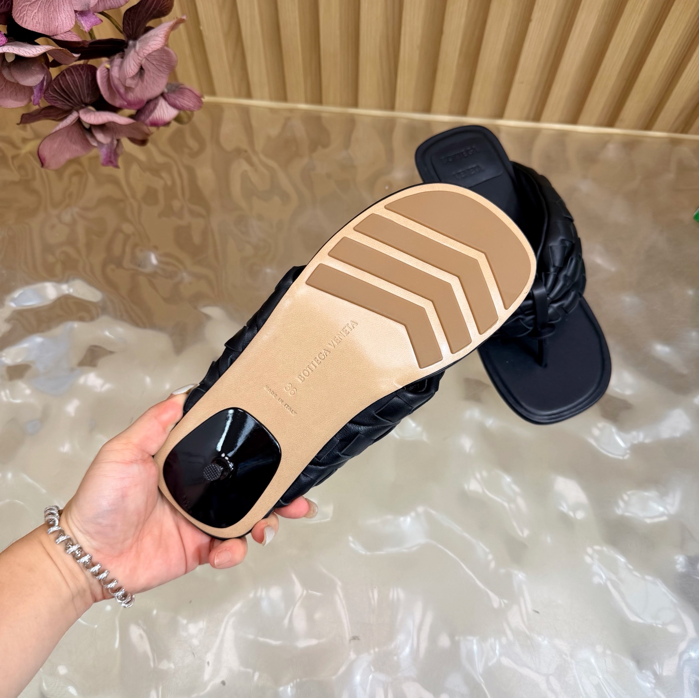 Bottega Veneta Slides